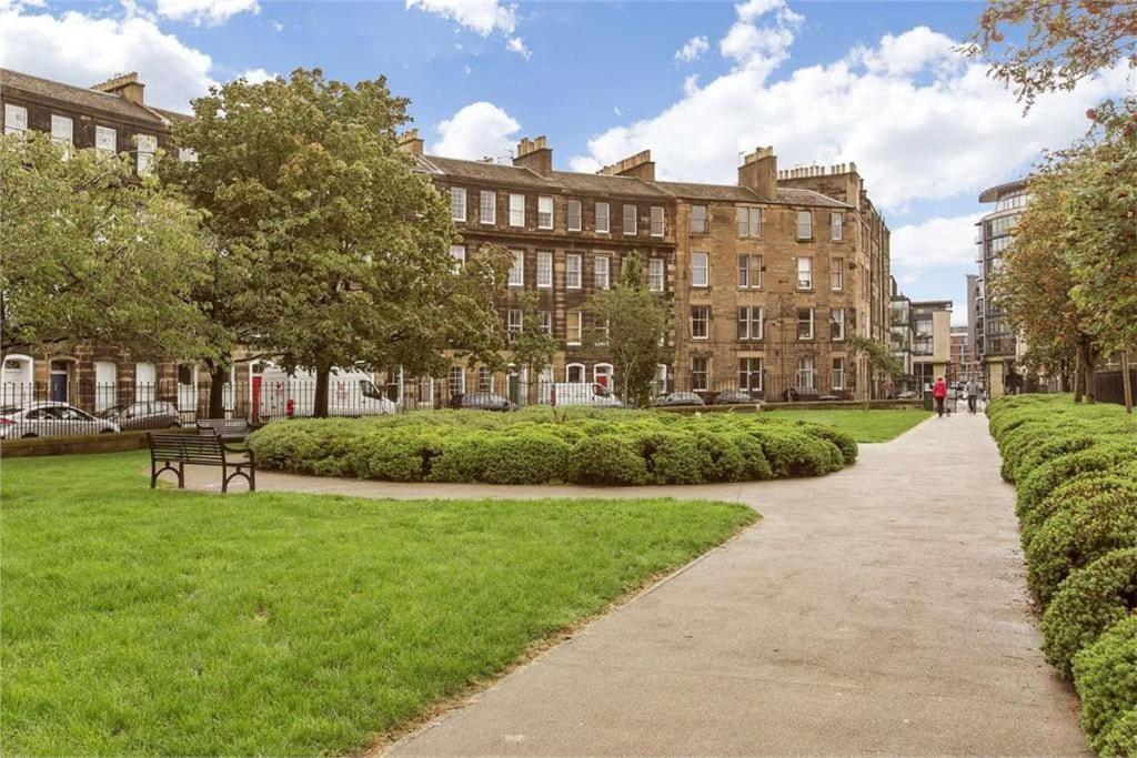 1 Bedrooms Flat In Central Edinburgh Haymarket, Heart Of Edinburgh Flat Sleeps 4 , ภายนอก รูปภาพ