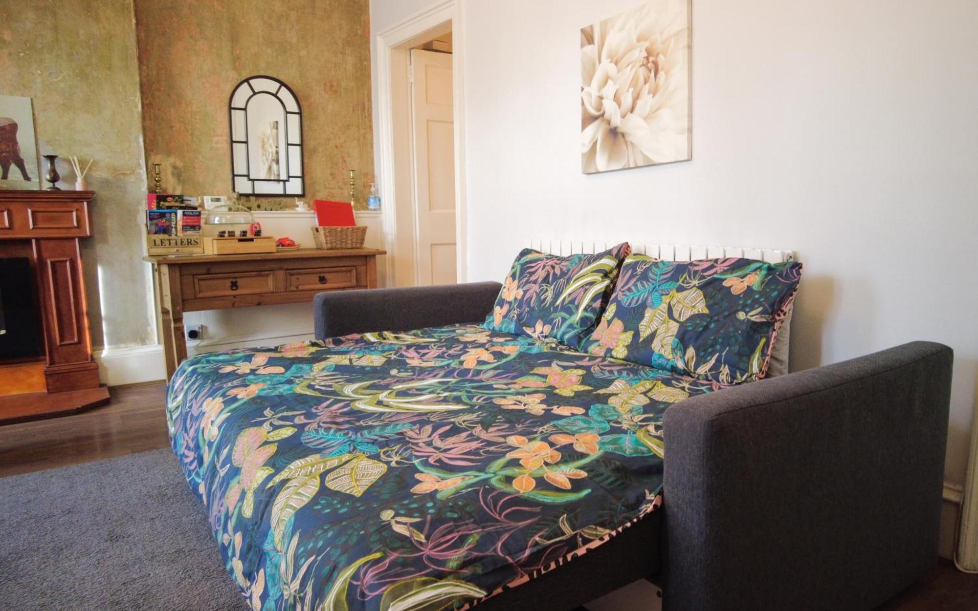 1 Bedrooms Flat In Central Edinburgh Haymarket, Heart Of Edinburgh Flat Sleeps 4 , ภายนอก รูปภาพ