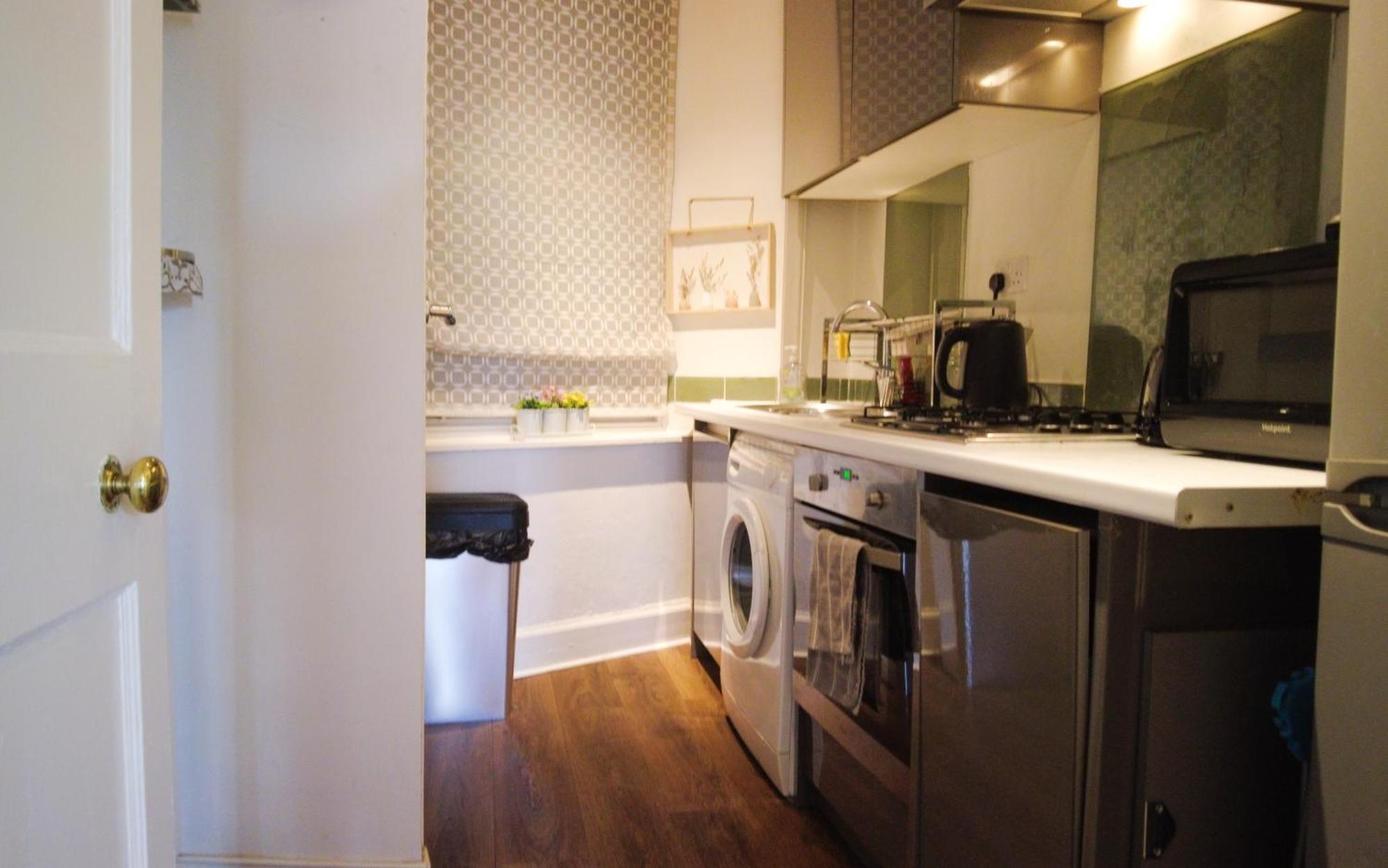 1 Bedrooms Flat In Central Edinburgh Haymarket, Heart Of Edinburgh Flat Sleeps 4 , ภายนอก รูปภาพ
