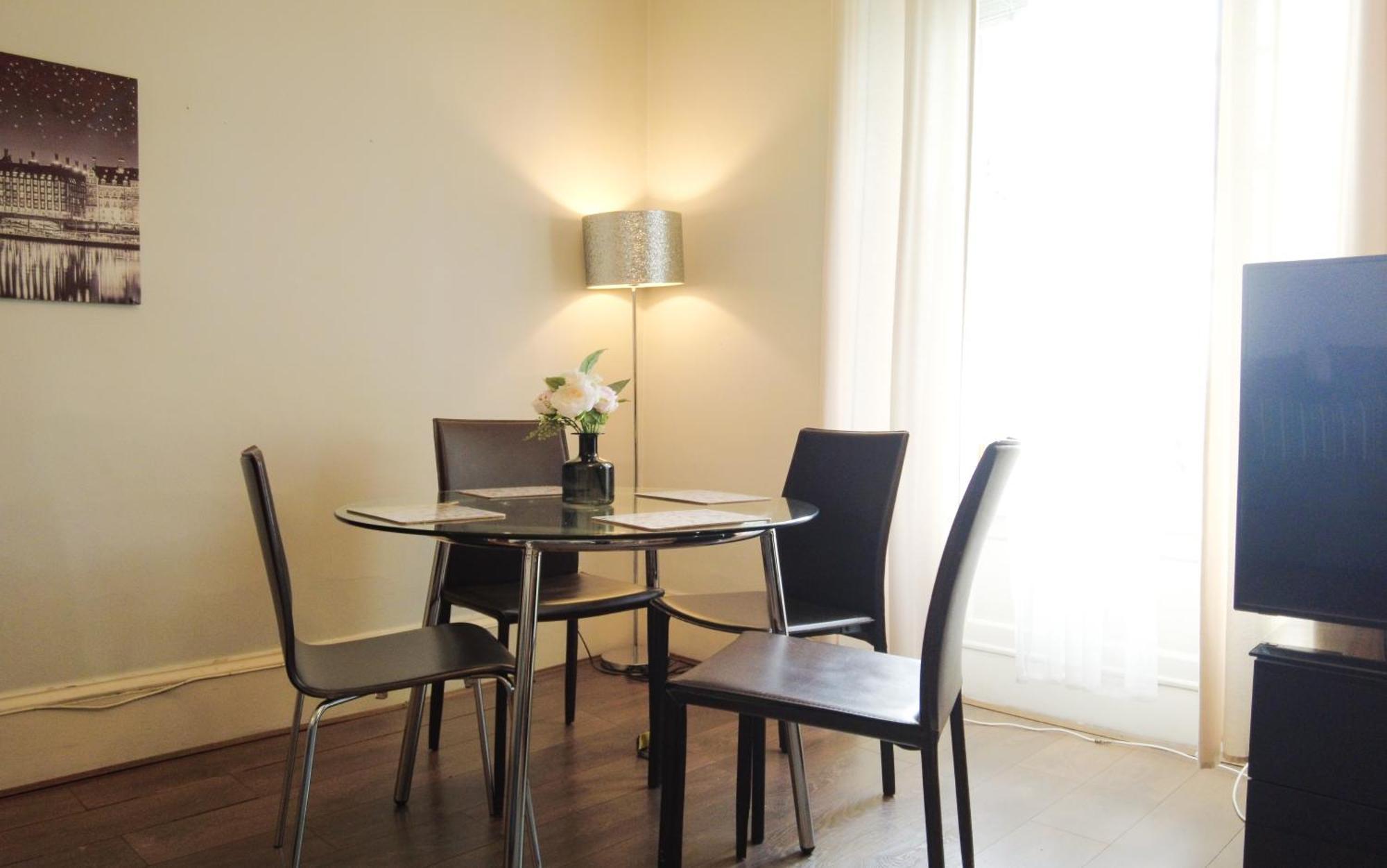 1 Bedrooms Flat In Central Edinburgh Haymarket, Heart Of Edinburgh Flat Sleeps 4 , ภายนอก รูปภาพ